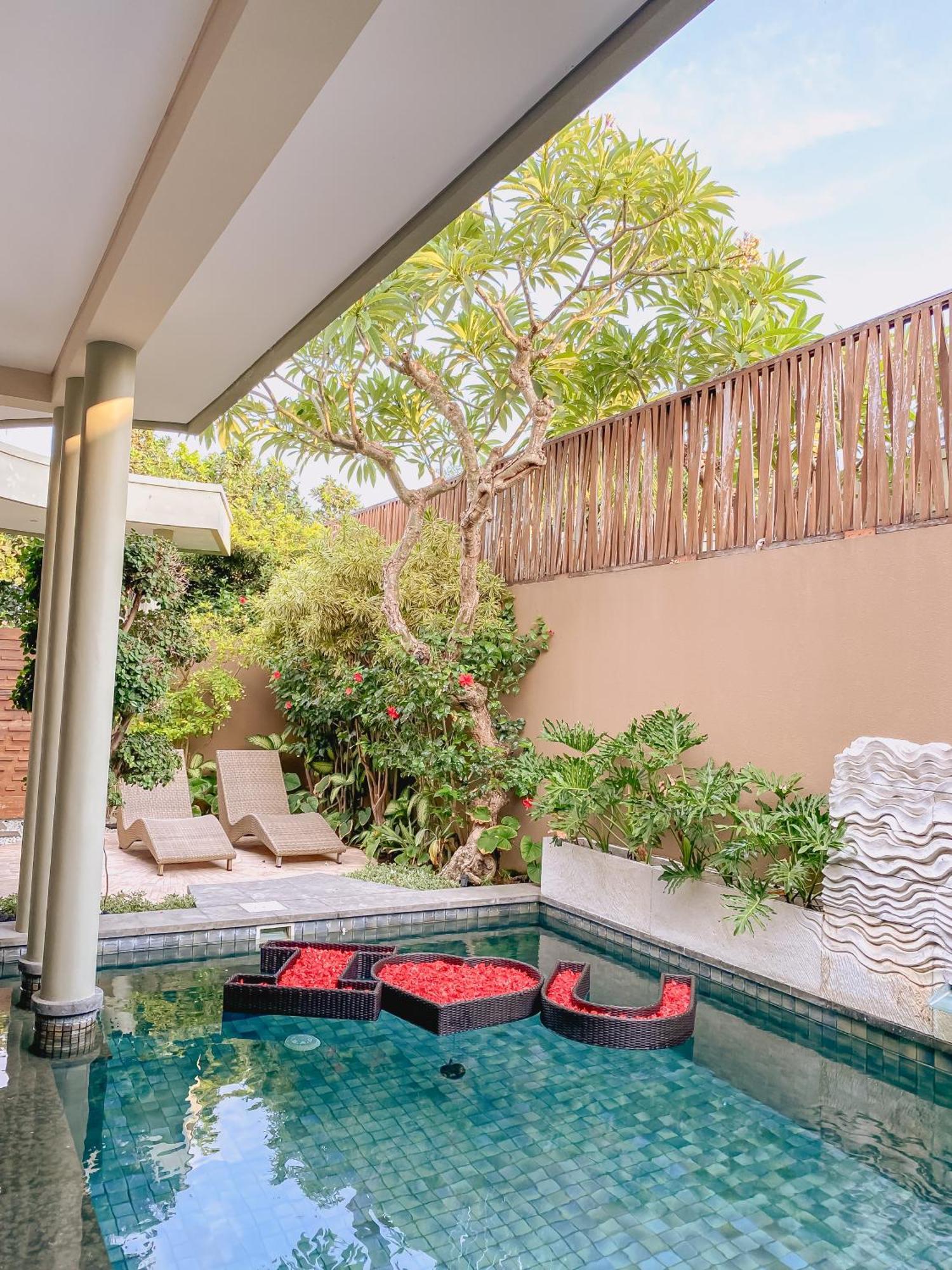 The Kasih Villas & Spa Seminyak Buitenkant foto